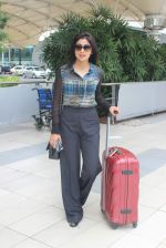 Shriya Saran snapped at domestic airport in Mumbai on 2nd July 2015